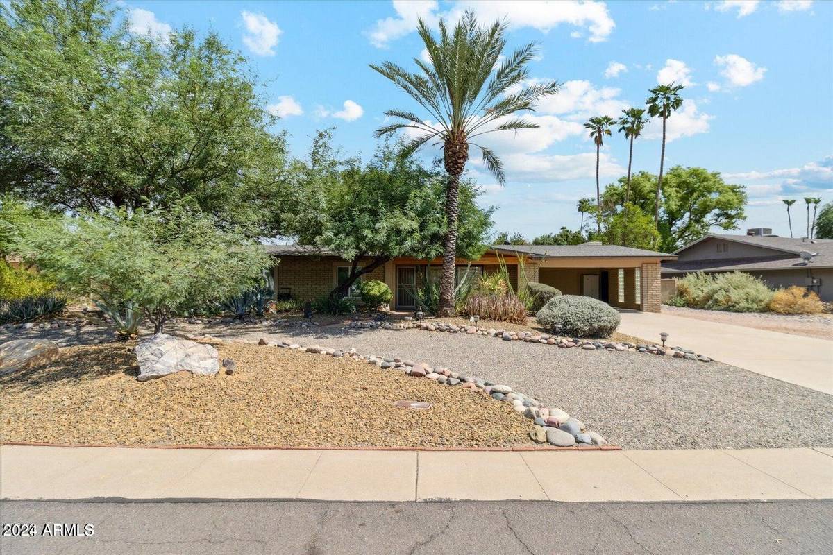 Paradise Valley, AZ 85253,5838 E COCHISE Road