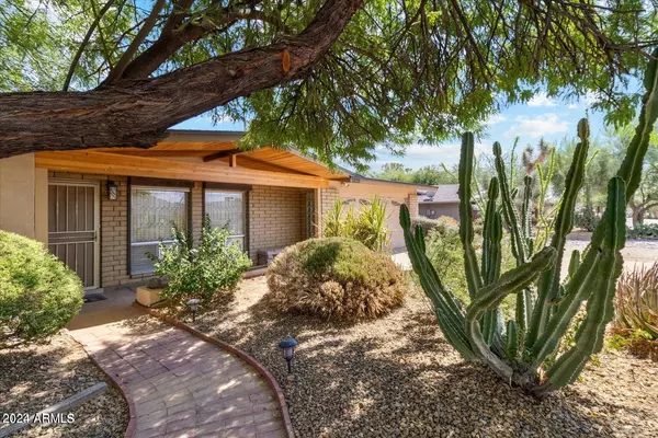 Paradise Valley, AZ 85253,5838 E COCHISE Road