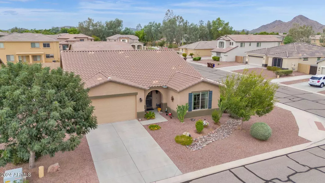 2025 W DESERT SPRING Way, San Tan Valley, AZ 85144