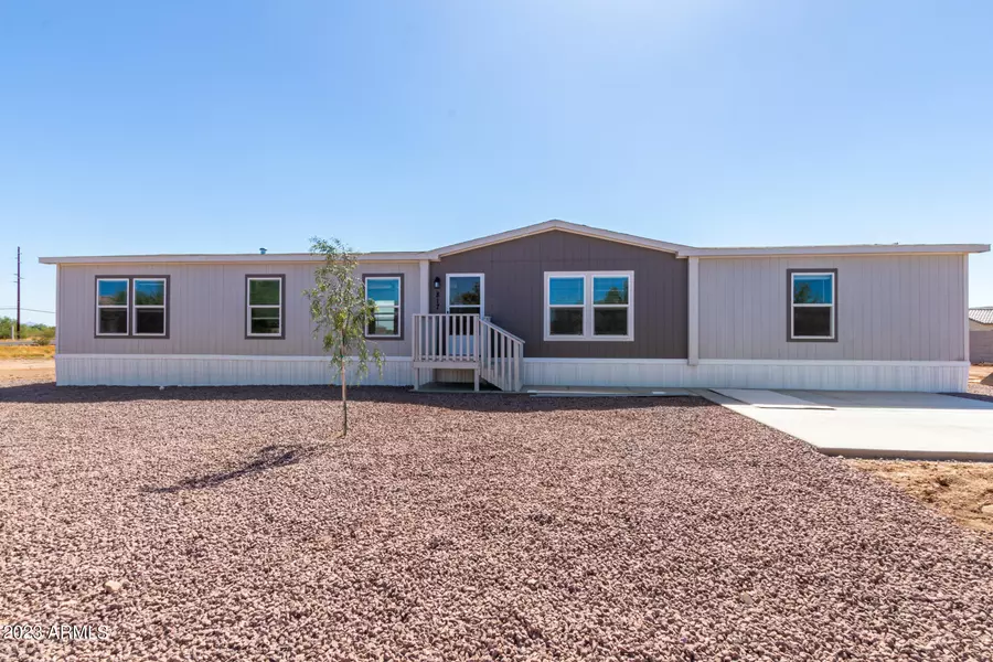 817 W Saber Road, Phoenix, AZ 85086