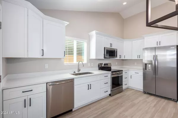 Mesa, AZ 85208,9829 E BIRCHWOOD Avenue