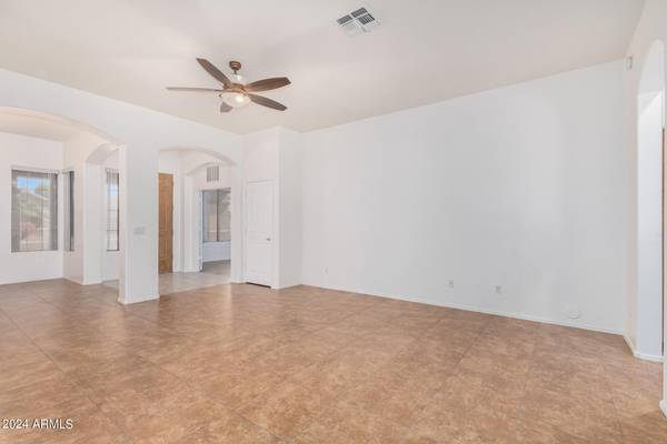 Chandler, AZ 85286,1901 E WOODSMAN Place