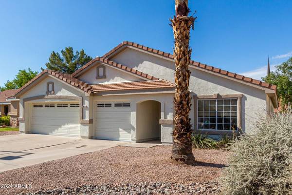 812 W COOLEY Drive, Gilbert, AZ 85233