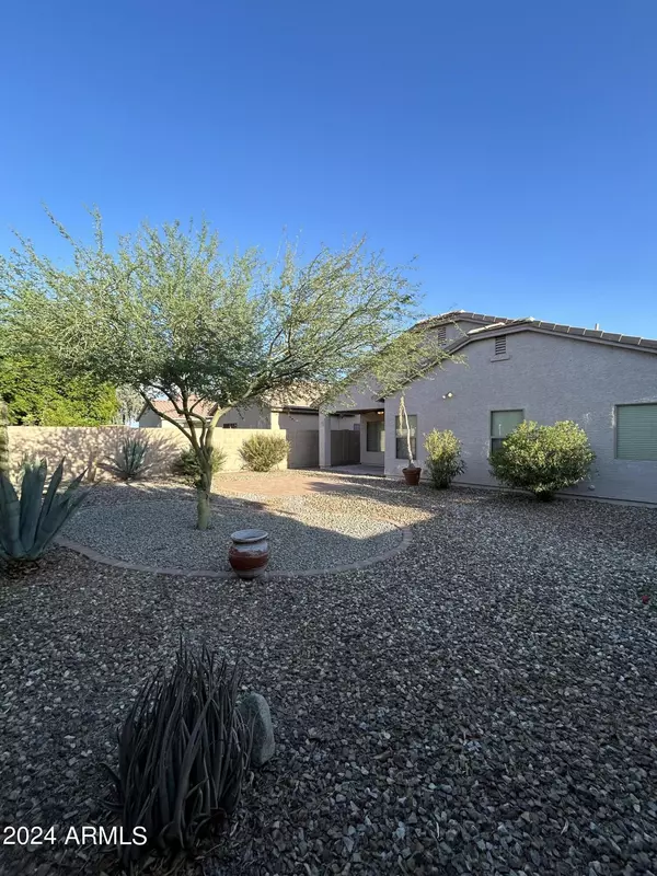 11722 W JESSIE Lane, Sun City, AZ 85373