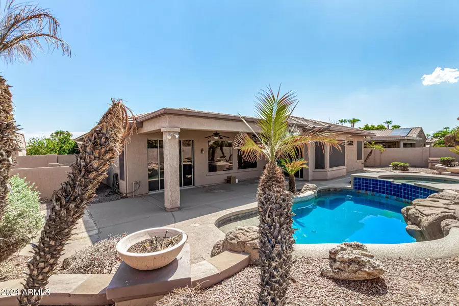 15012 W GENTLE BREEZE Way, Surprise, AZ 85374