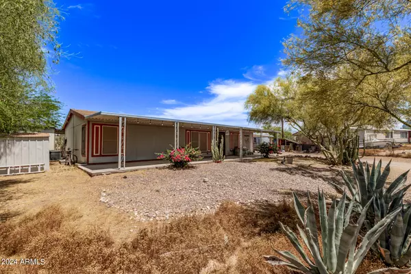 Apache Junction, AZ 85119,1330 E SCENIC Street