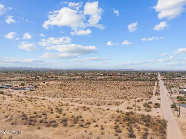 Wittmann, AZ 85361,W Lone Mountain Road #1