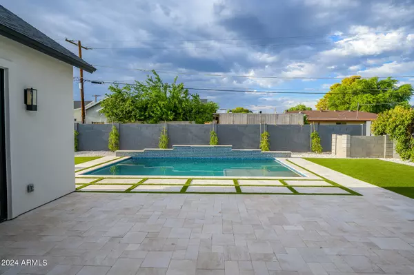 Phoenix, AZ 85018,3810 E CLARENDON Avenue