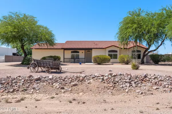 694 S MOUNTAIN VIEW Road, Apache Junction, AZ 85119