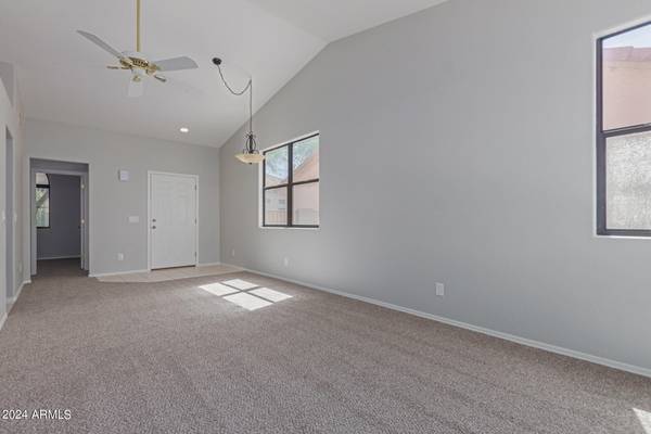 Mesa, AZ 85215,6730 E PRESTON Street #33