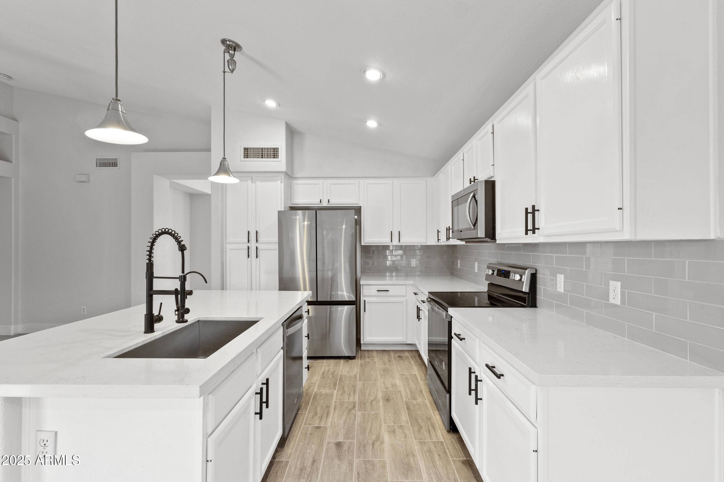 Chandler, AZ 85286,2390 S WALNUT Drive