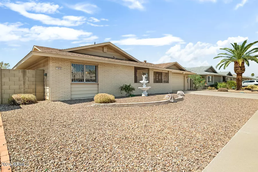 9715 W AUGUSTA Drive, Sun City, AZ 85351