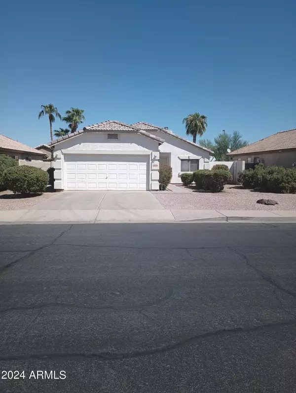 2070 E CATCLAW Street, Gilbert, AZ 85296