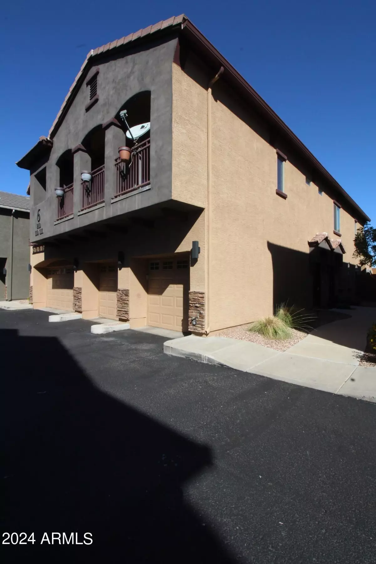 Phoenix, AZ 85032,17365 N CAVE CREEK Road #210