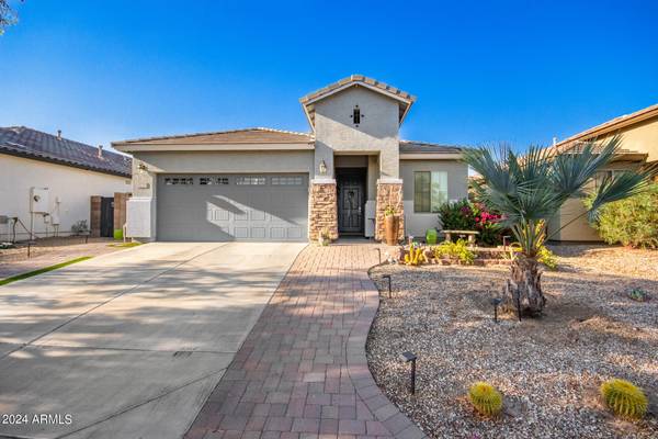 17962 W VOGEL Avenue, Waddell, AZ 85355