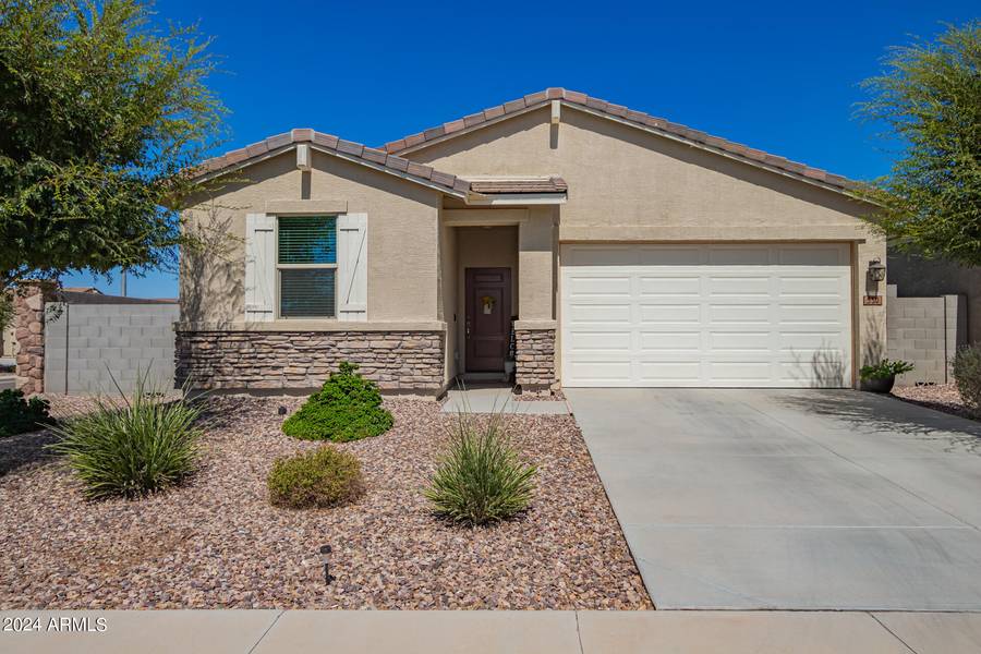 550 W NIKITA Drive, San Tan Valley, AZ 85140