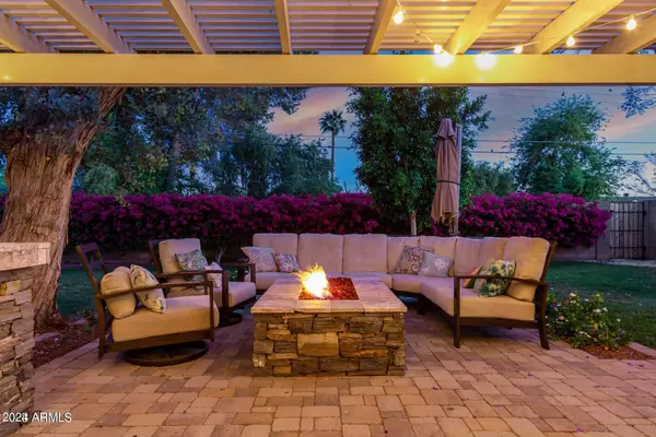 Phoenix, AZ 85016,1713 E MCLELLAN Boulevard