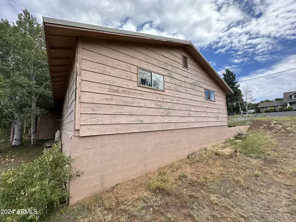 Show Low, AZ 85901,1260 N 36TH Drive