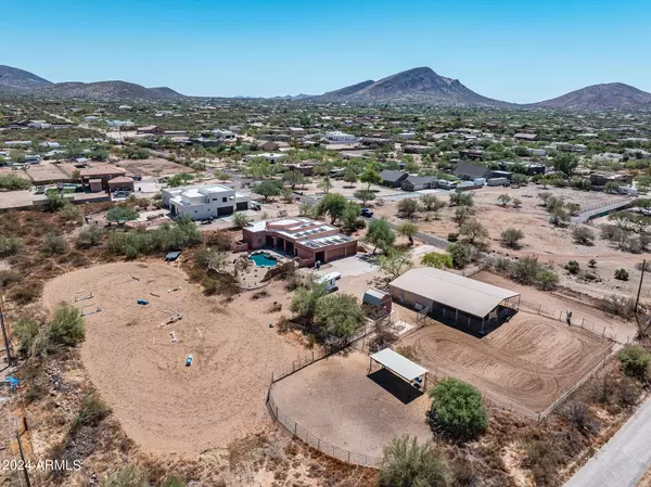 1014 E GAFFNEY Road, New River, AZ 85087