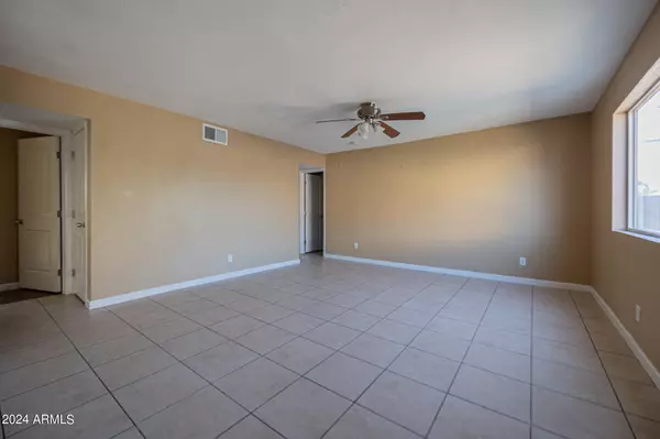 Phoenix, AZ 85040,2713 E JONES Avenue #2