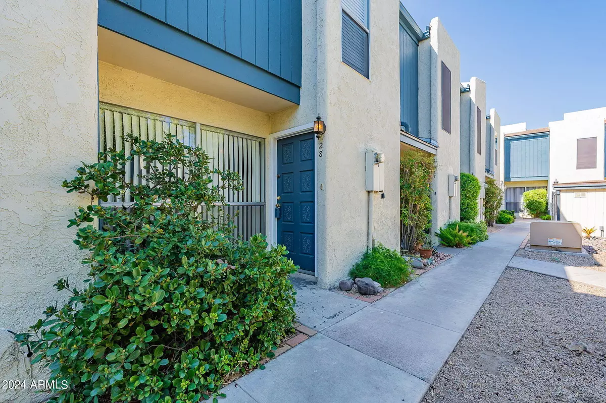Phoenix, AZ 85014,2946 N 14TH Street #28