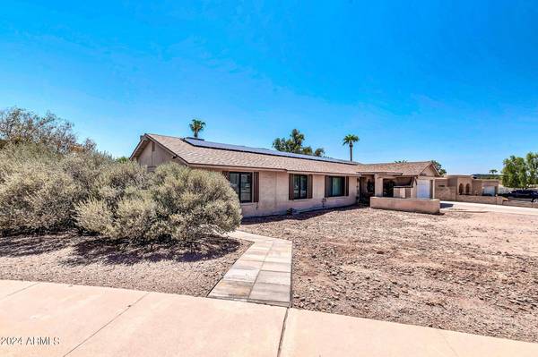 Phoenix, AZ 85022,839 E COUNTRY GABLES Drive