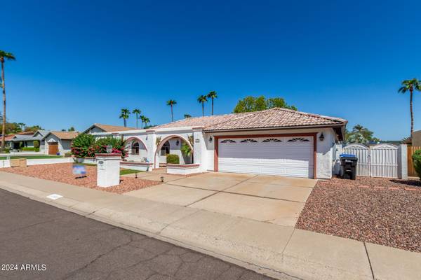 Phoenix, AZ 85028,2636 E LUPINE Avenue