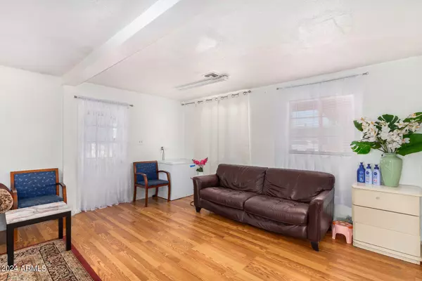 Phoenix, AZ 85019,3737 W San Miguel Avenue