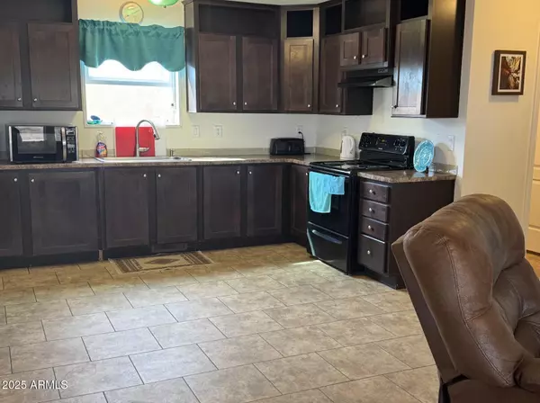Apache Junction, AZ 85120,1000 W WHITELEY Street