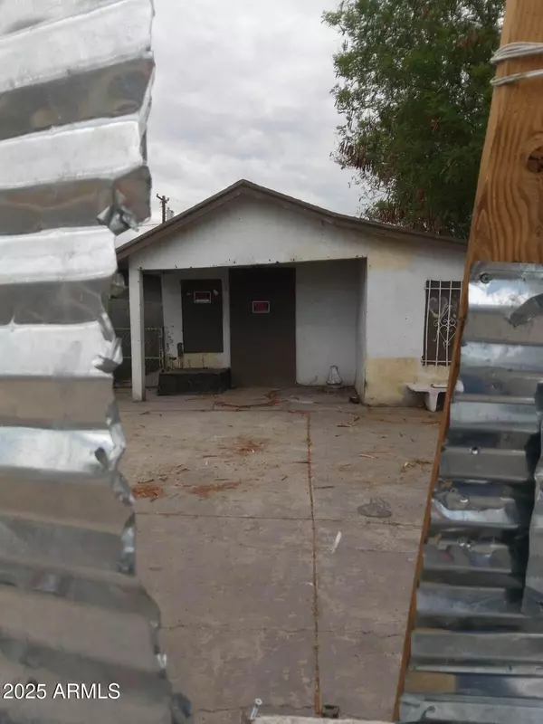 Phoenix, AZ 85003,1006 S 3RD Avenue