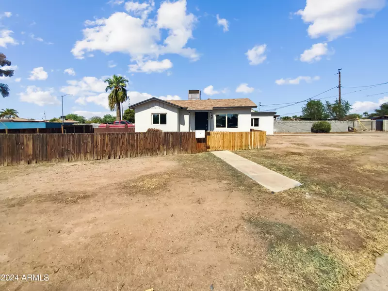 2832 W WASHINGTON Street, Phoenix, AZ 85009