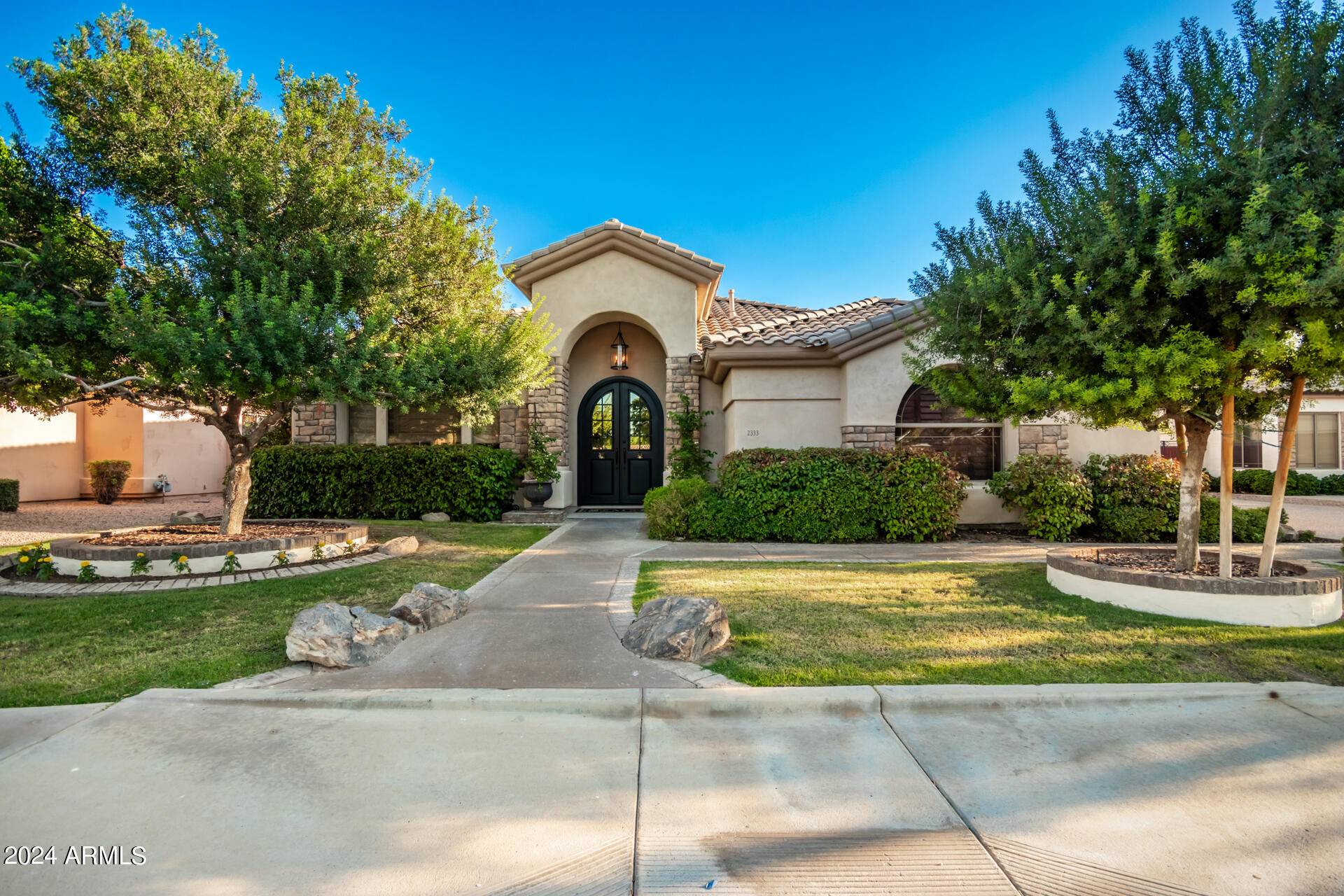 2333 W SPRUCE Drive, Chandler, AZ 85286