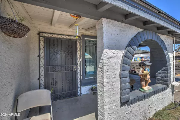 Phoenix, AZ 85009,2124 W MARICOPA Street