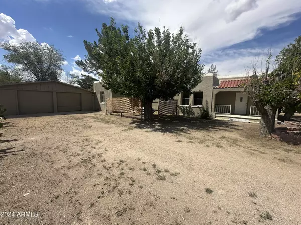 192 N PHOENIX Avenue, Willcox, AZ 85643