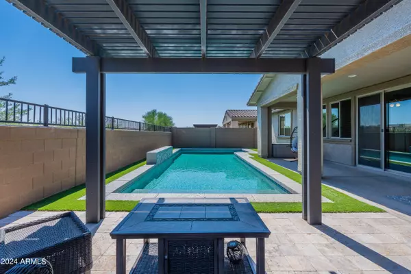 14313 W West Wind Drive, Surprise, AZ 85387