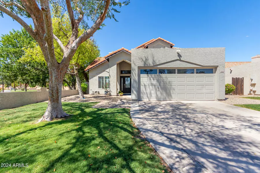 1250 W SAND DUNE Drive, Gilbert, AZ 85233