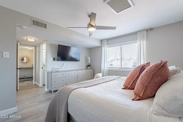 Scottsdale, AZ 85251,8716 E MITCHELL Drive