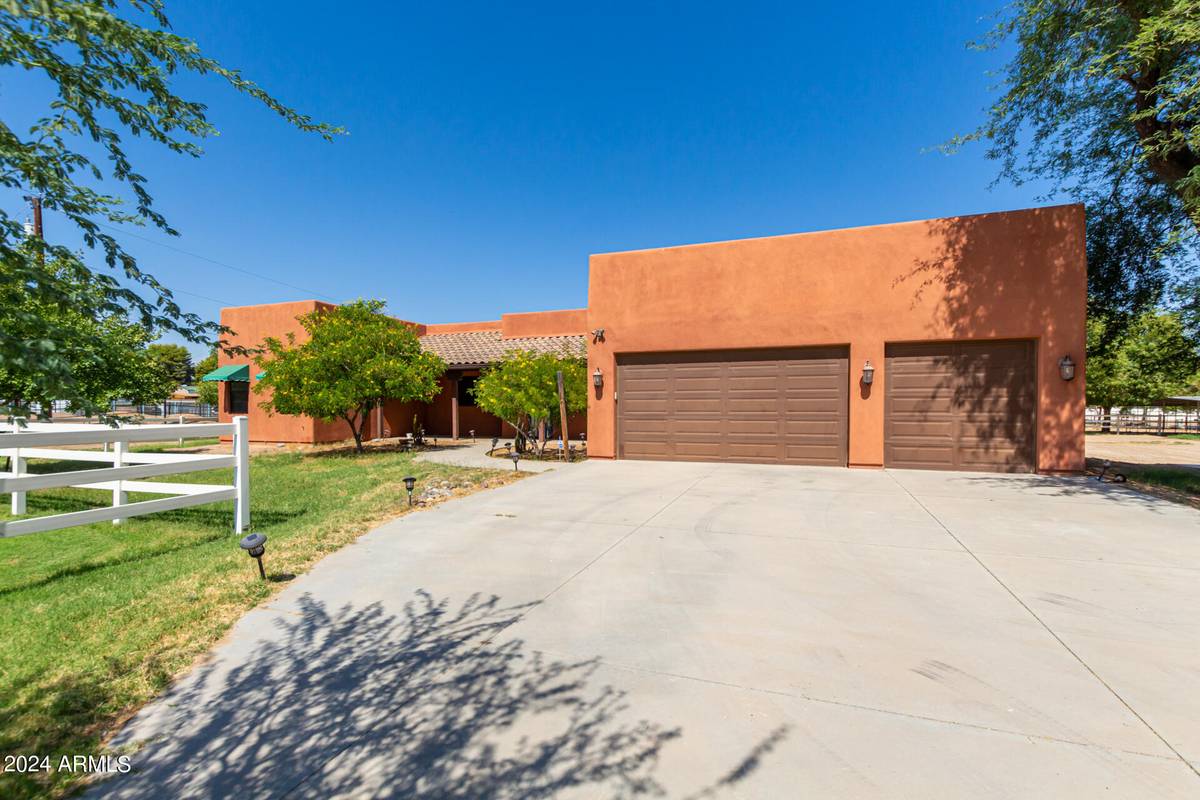 Waddell, AZ 85355,17348 W cochise Drive