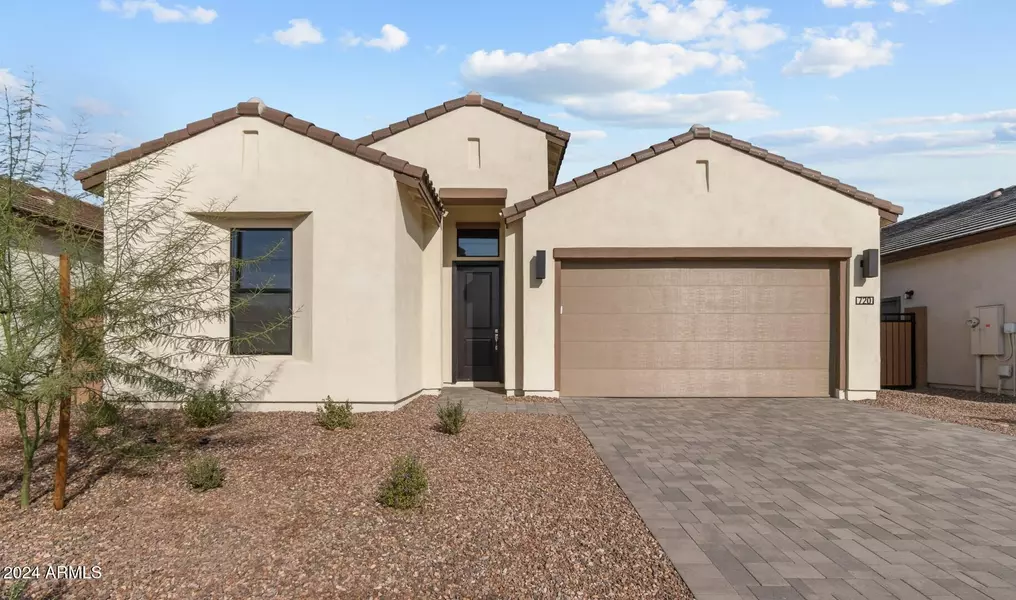 720 E Aurora Drive, San Tan Valley, AZ 85140