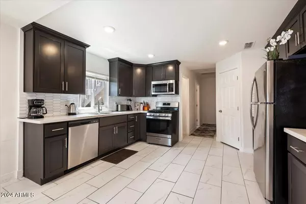 Phoenix, AZ 85006,322 N 11TH Place