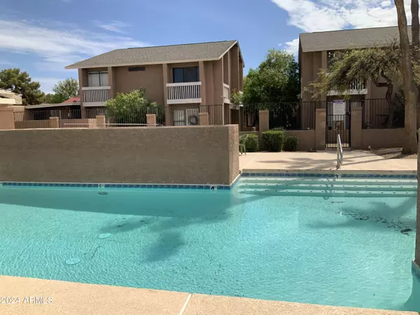 Phoenix, AZ 85032,2833 E TRACY Lane #1