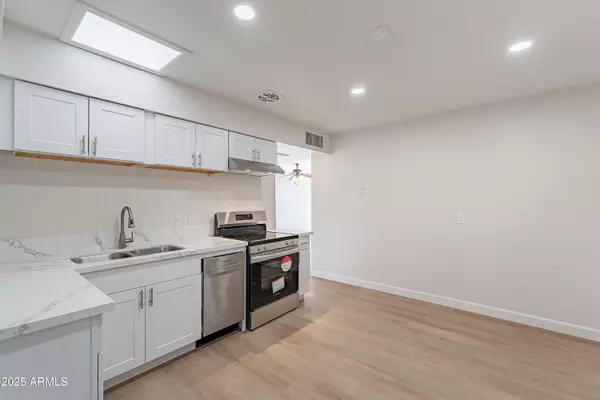 Phoenix, AZ 85033,7508 W OSBORN Road