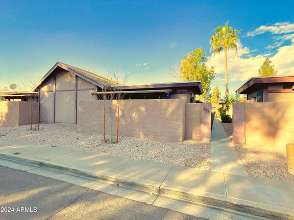 924 S HACIENDA Drive #C, Tempe, AZ 85281