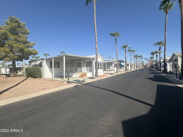 Apache Junction, AZ 85119,955 S NICKEL Drive