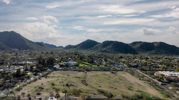 Paradise Valley, AZ 85253,4801 E DOUBLETREE RANCH Road #1