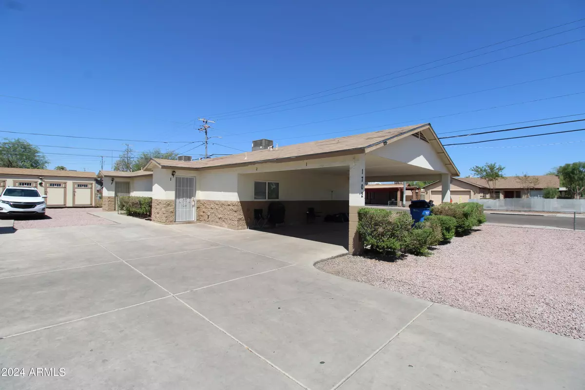 Phoenix, AZ 85004,1702 S 4TH Street #2