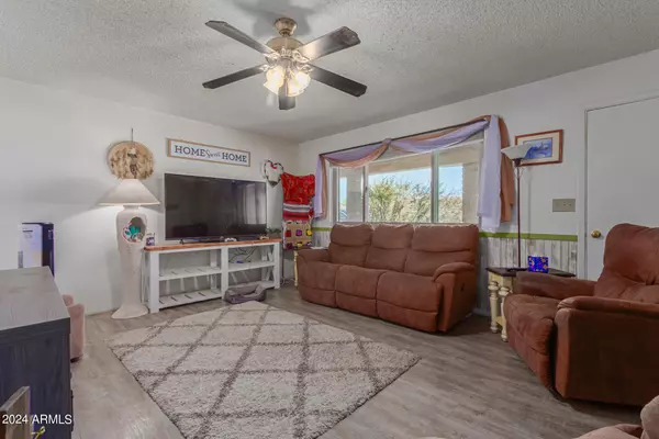 Apache Junction, AZ 85120,1161 S OCOTILLO Drive