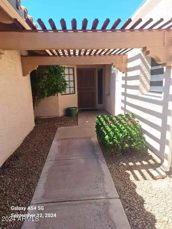 Phoenix, AZ 85028,10818 N 33RD Place