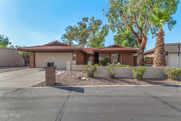 516 W PORT ROYALE Lane, Phoenix, AZ 85023