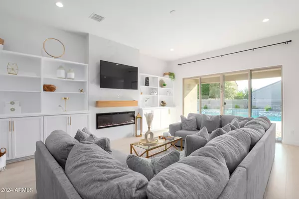 San Tan Valley, AZ 85143,851 W SANTA GERTRUDIS Trail